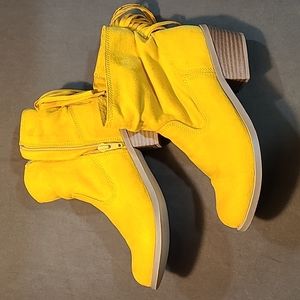 Not Rated Women's Boots Yellow Suede Fringe size 6